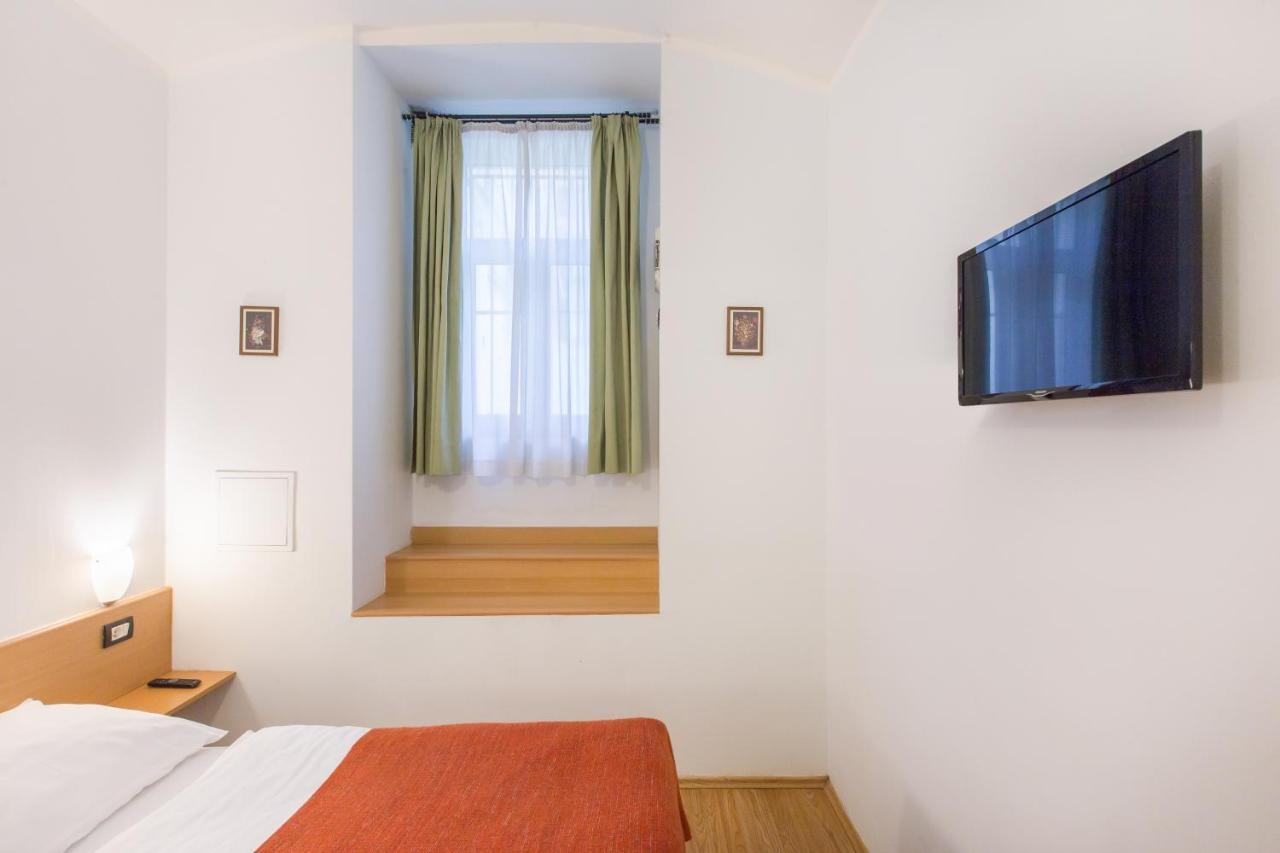 Duskova Apartments Πράγα Εξωτερικό φωτογραφία