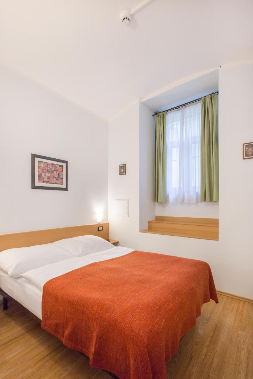 Duskova Apartments Πράγα Εξωτερικό φωτογραφία