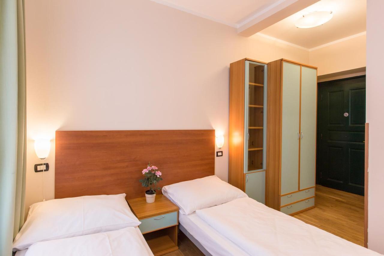 Duskova Apartments Πράγα Εξωτερικό φωτογραφία