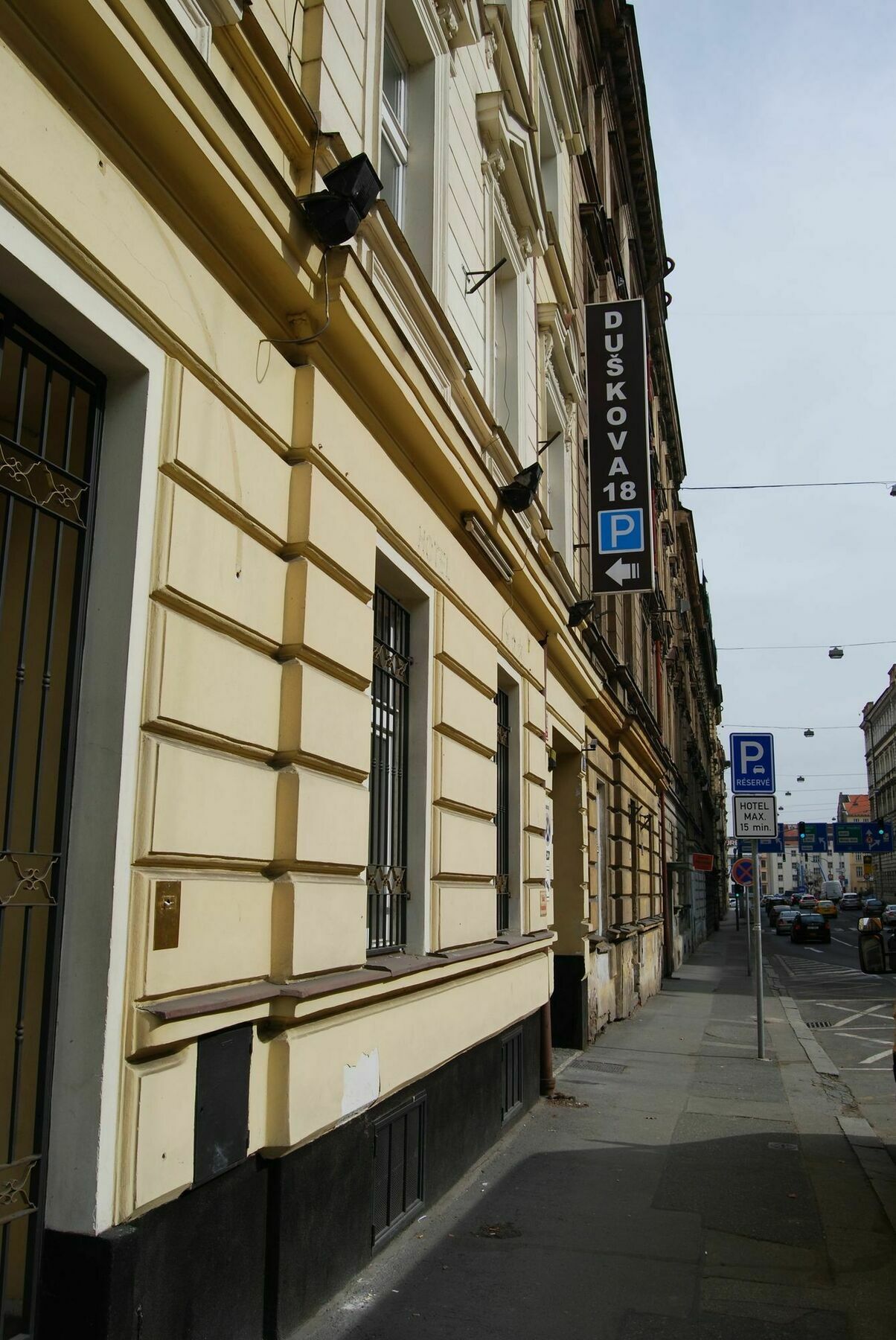 Duskova Apartments Πράγα Εξωτερικό φωτογραφία